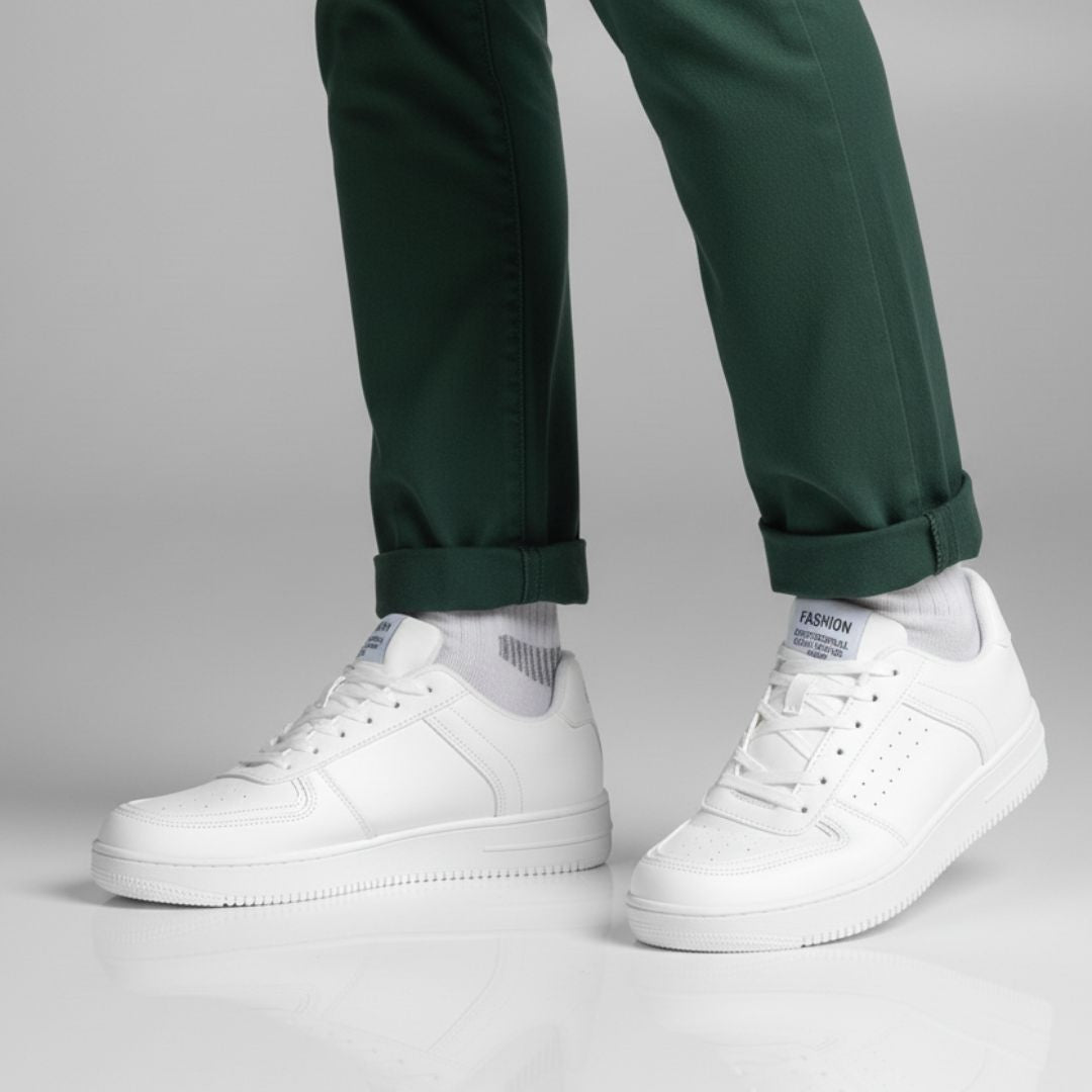 Urban Luxe White | Zapatillas de cuero sintético elegantes y cómodas